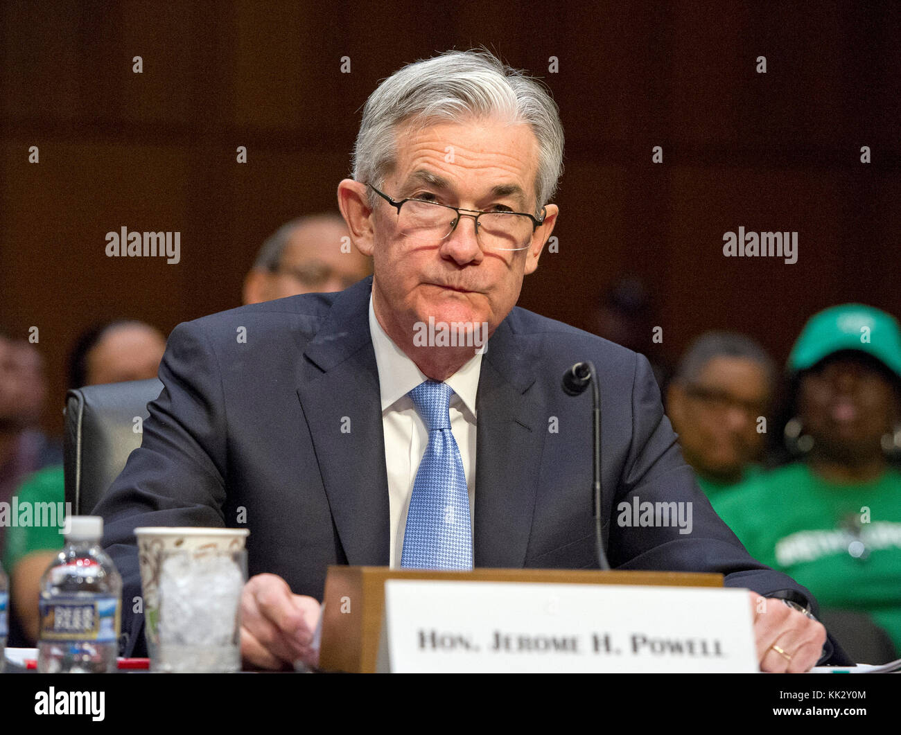 Jerome H. Powell gibt vor dem United States Senate Committee on Banking, Housing und Urban Affairs am Dienstag, den 28. November 2017, seine Nominierung als Vorsitzender des Gouverneursrates des Federal Reserve System auf dem Kapitol Hill in Washington, DC bekannt. Kredit: Ron Sachs/CNP /MediaPunch Stockfoto
