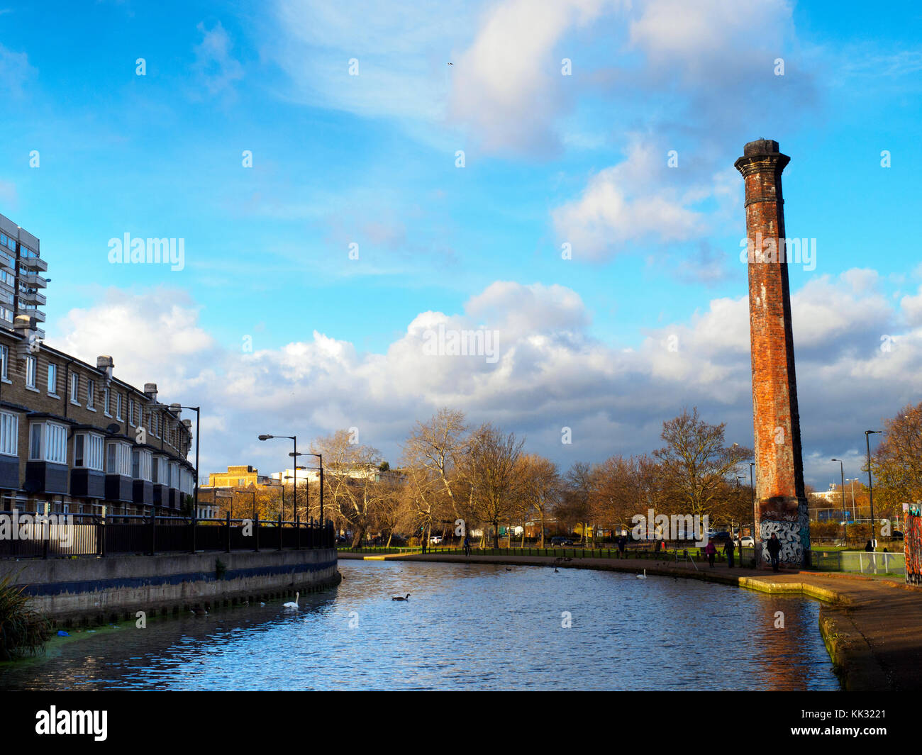 Regent's Canal - Abwasserkanal Belüftung Stack - London, England Stockfoto
