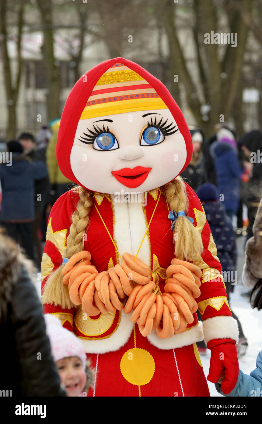 25.02.2017. Russland. saint-petersburg. schöne Puppe stellt die bevorstehende Ankunft des warmen Frühling. Stockfoto