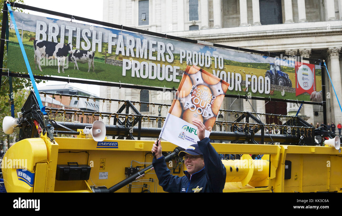 Britische Bauern sind stolz darauf, Ihre Lebensmittel zu produzieren. NFU - National Farmers Union. Britische Landwirtschaft. Britische Landwirtschaft Großbritannien. Ernährungssicherheit Großbritannien. Britische Famers. Stockfoto