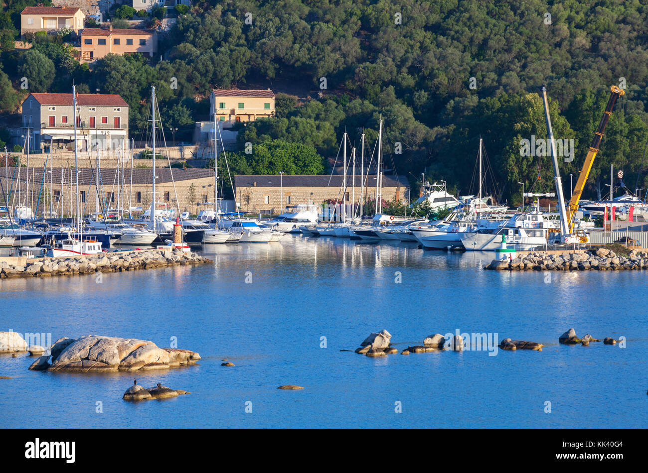 Insel Korsika, Frankreich. Sommer Küstenlandschaft, Marina von Porto-vecchio Stadt Stockfoto