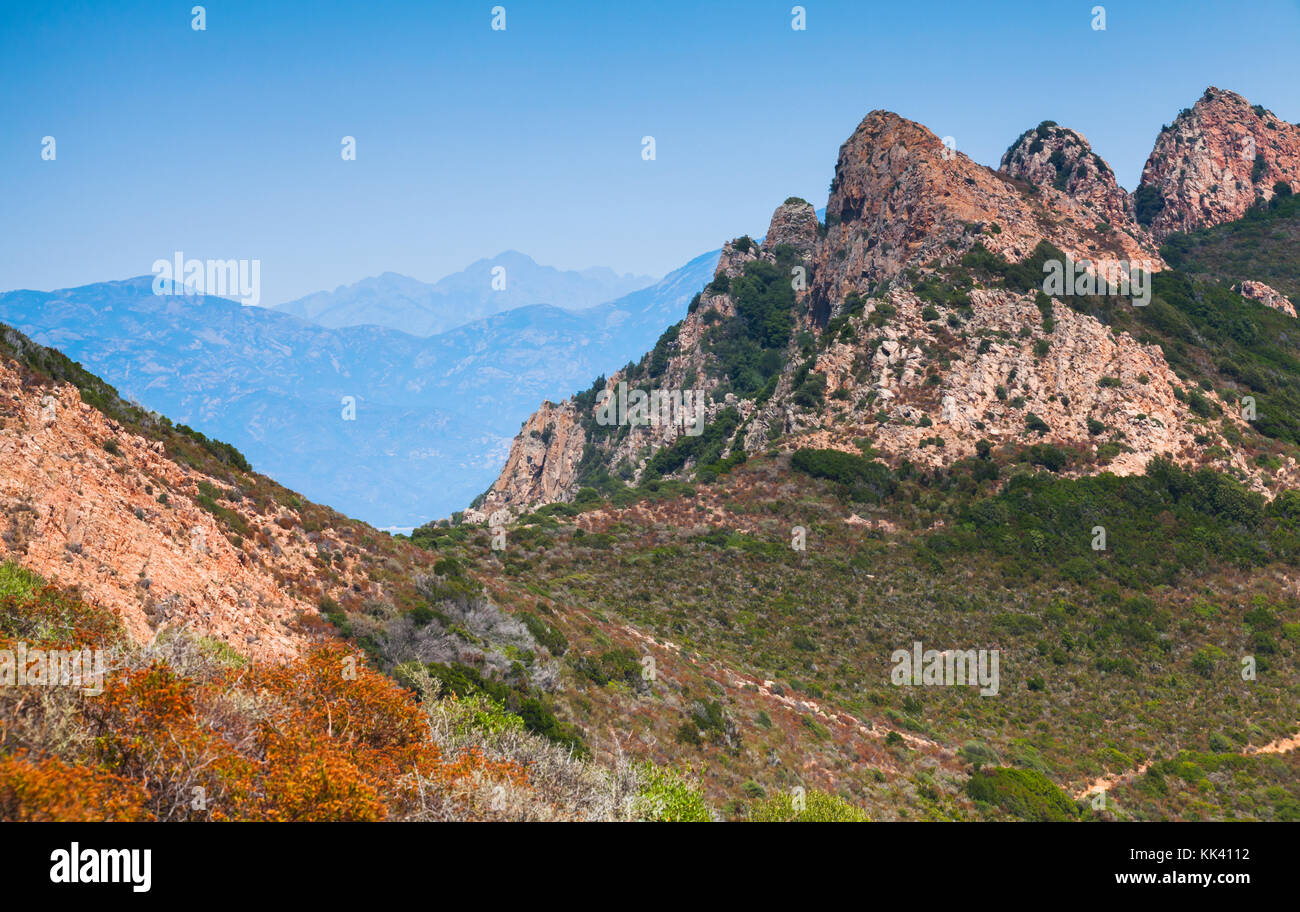 Corse-du-Sud Natur. südlichen Region der Insel Korsika, Frankreich. Landschaft von Piana, mit Trail in den Rocky Mountains. Stockfoto