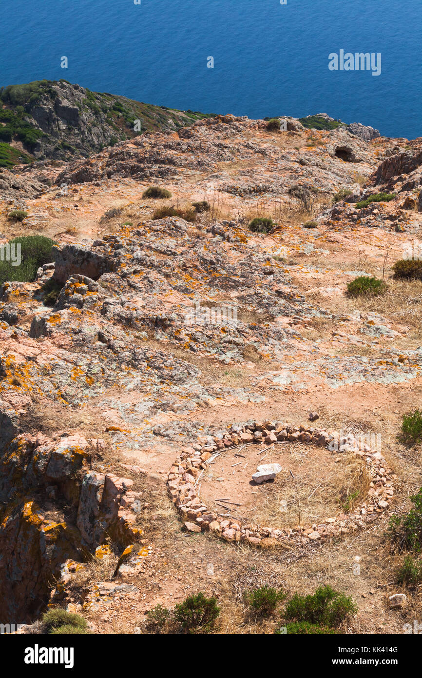Region Süd der Insel Korsika, Frankreich. Landschaft von Piana mit rundem Stein Ruinen in Rocky Mountains Stockfoto