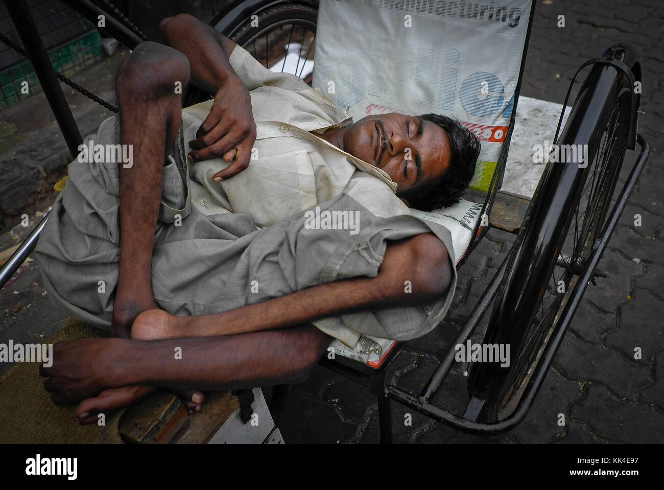 BOMBAY Mumbai Indian Glance - 19/05/2010 - - Colaba - Clark Behinderter Bettler im Schlaf - - Sylvain Leser / Le Pictorium Stockfoto
