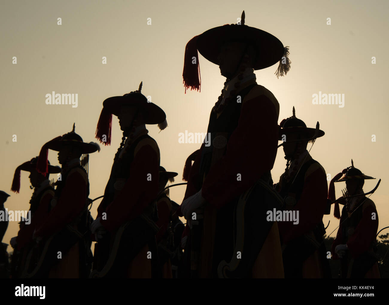 Eine Ehrengarde Vorbereitungen für die Ankunft des Marine Corps Gen. Joseph F. Dunford Jr., Vorsitzender des Generalstabs, vor dem 42. Militärische Sitzung des Ausschusses an die ROK-Generalstabs Hauptsitz in Seoul, Republik Korea, Okt. 27, 2017. (DOD Foto von U.S. Navy Petty Officer 1st Class Dominique A. Pineiro) Stockfoto