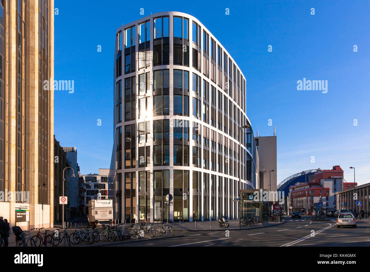 Deutschland, Köln, das Bürogebäude Coeur Köln am Breslauer Platz, Sitz des HRS, Hotel Reservation Service. Stockfoto