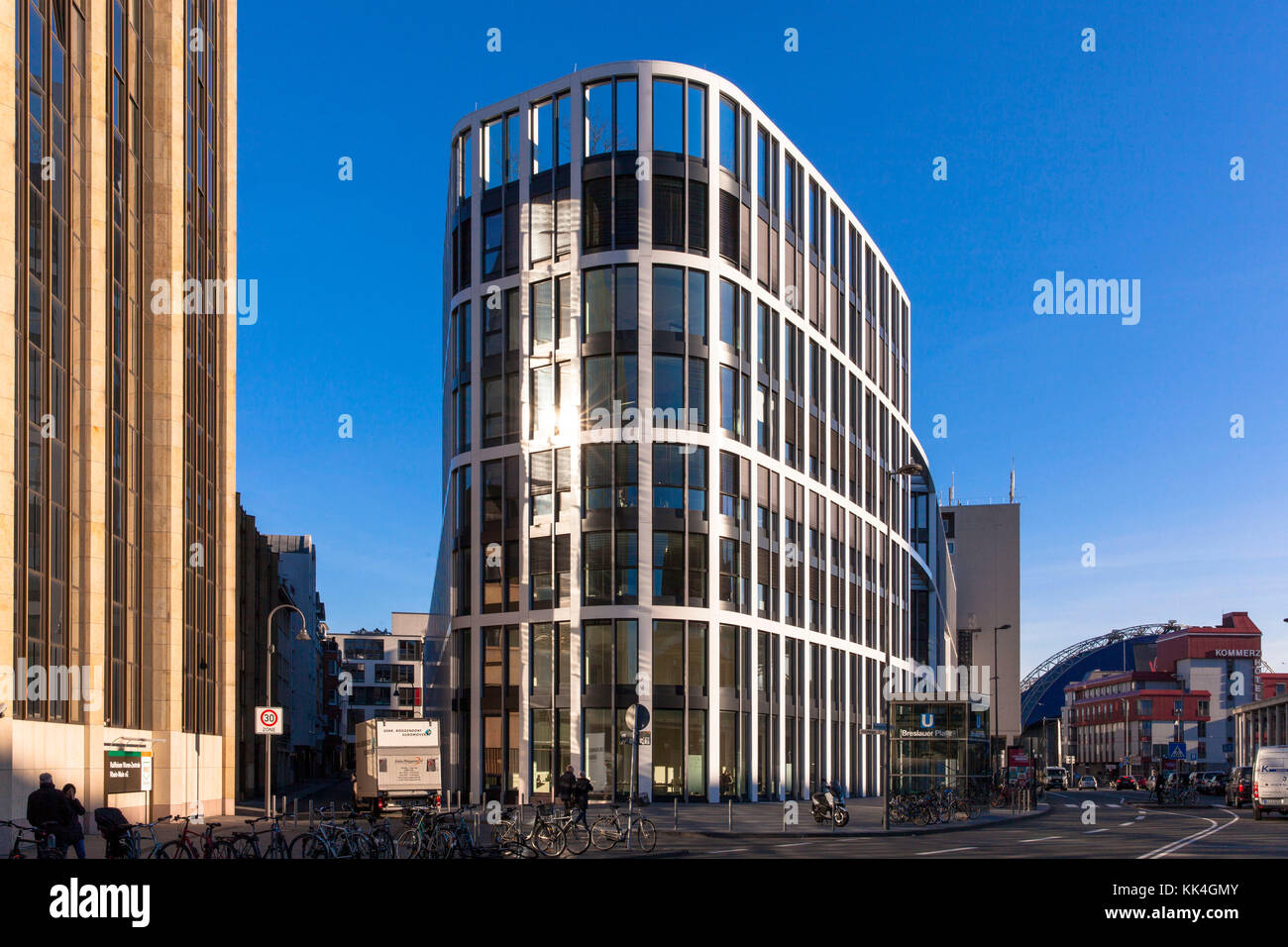 Deutschland, Köln, das Bürogebäude Coeur Köln am Breslauer Platz, Sitz des HRS, Hotel Reservation Service. Stockfoto