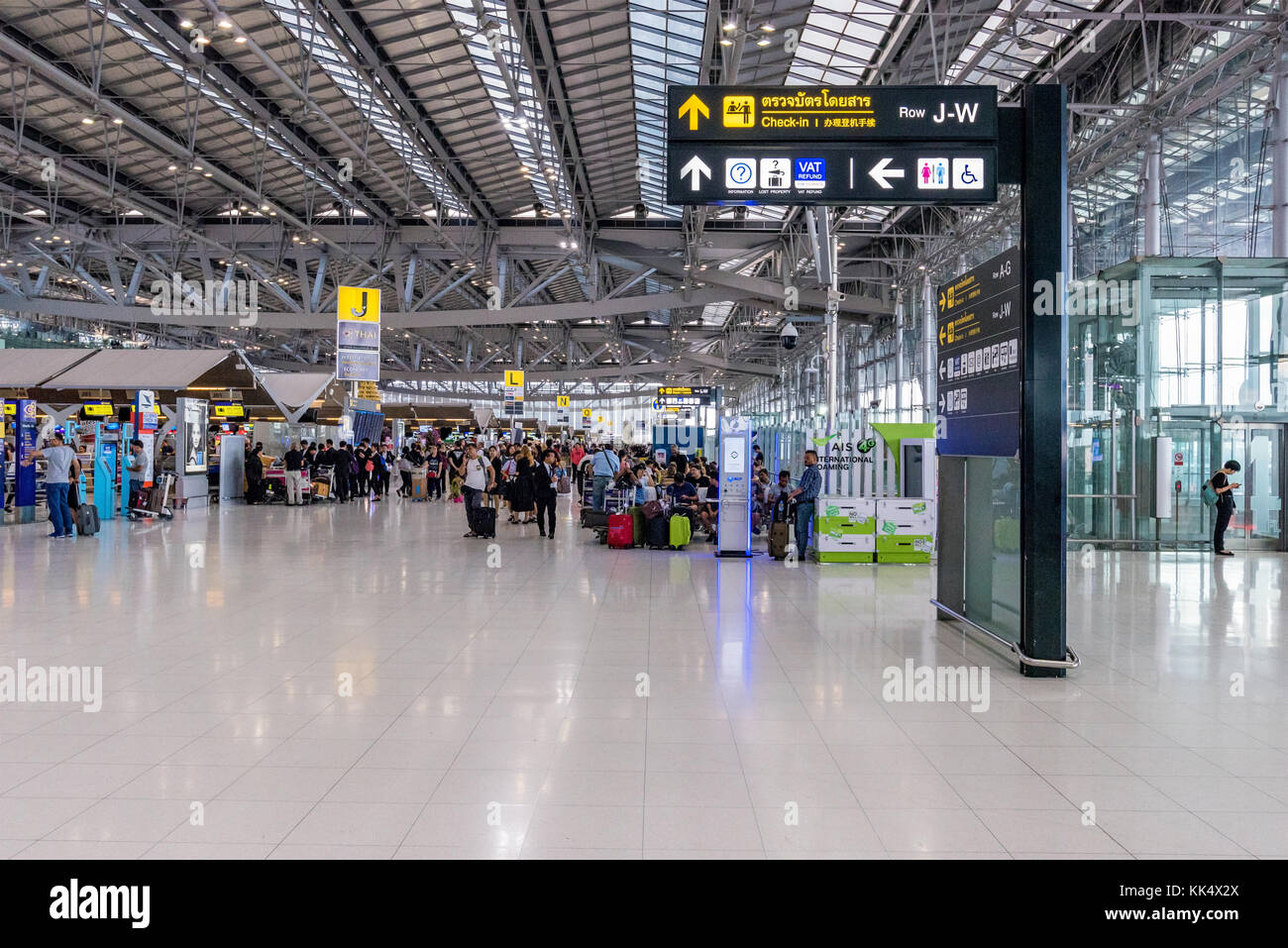 Bangkok, Thailand - 16. August: Dies ist die Innenarchitektur von Bangkok Suvarnabhumi International Airport Check-in-Bereich am 16. August 2017 in Ban Stockfoto