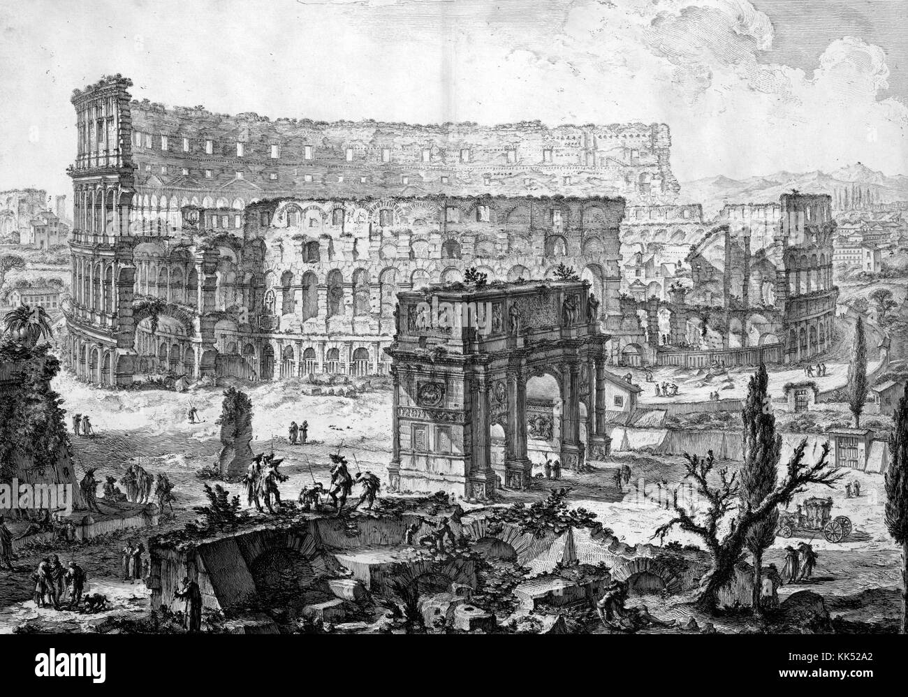 Eine Radierung, die das Kolosseum darstellt, das Bild zeigt Menschen, die um das große Amphitheater arbeiten und sich versammeln, ein großes Steintor kann vor dem Gebäude gesehen werden, während andere Teile der Stadt im Hintergrund zu sehen sind, es ist das größte Amphitheater, das je gebaut wurde, Der Bau der Beton-und Sandstruktur lief von 72 n. Chr. bis 80 n. Chr. unter zwei verschiedenen Herrschern, das Gebäude Gastgeber Gladiatorenkämpfe und andere öffentliche Veranstaltungen für Massen, die um 65, 000 Menschen, Rom, Italien, 1749 gemittelt. Aus der New York Public Library. Stockfoto