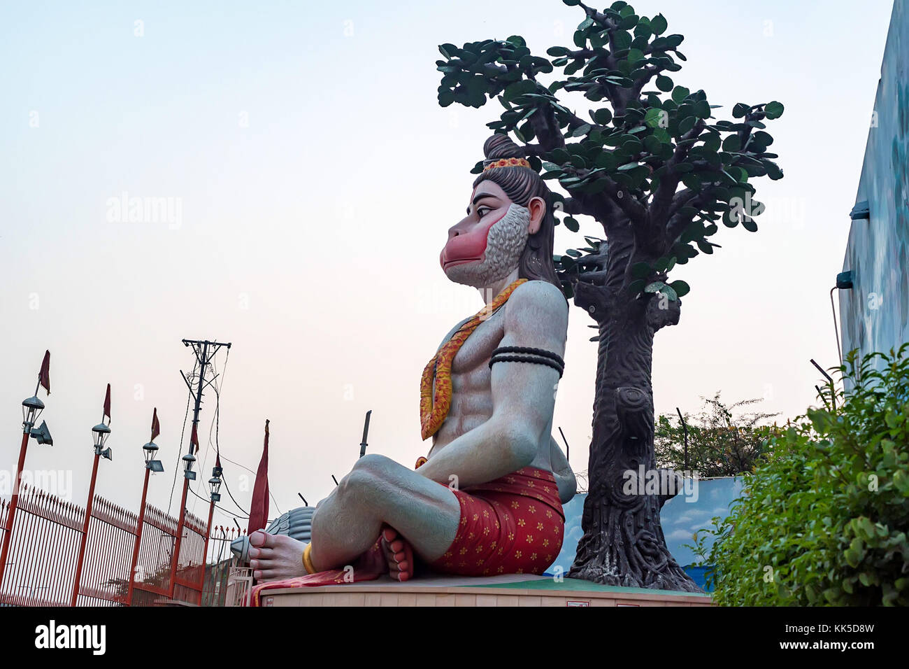 Big hanuman Statue in indischen Straße Stockfoto
