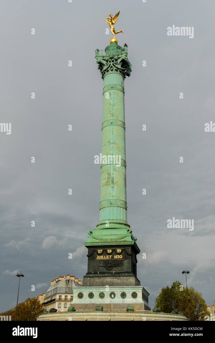 Paris, Frankreich, 25. November 2006: Der Juli Spalte (Colonne de Juillet) ist ein Denkmal für die Revolution von 1830 auf der Place de la Bastille in Paris, Fran Stockfoto