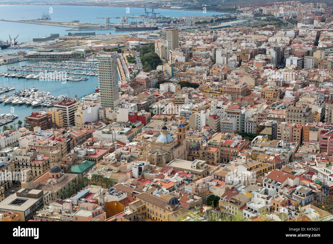 Alicante, Spanien Oktober 19, 2017: Blick auf die Stadt Alicante vom Schloss von Santa Barbara. Stockfoto