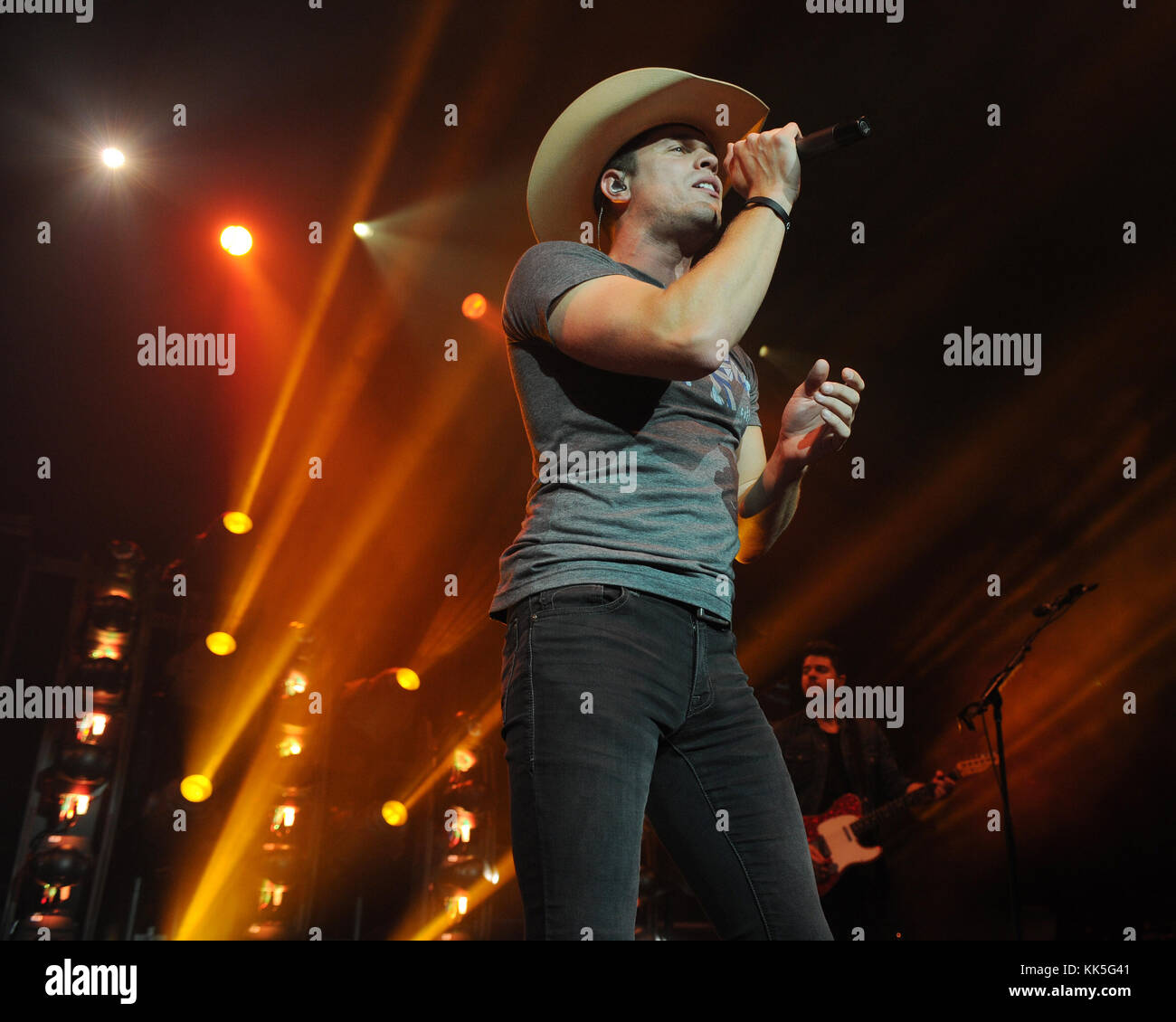 Hollywood fl 11. November dustin Lynch führt im Hard Rock Live im