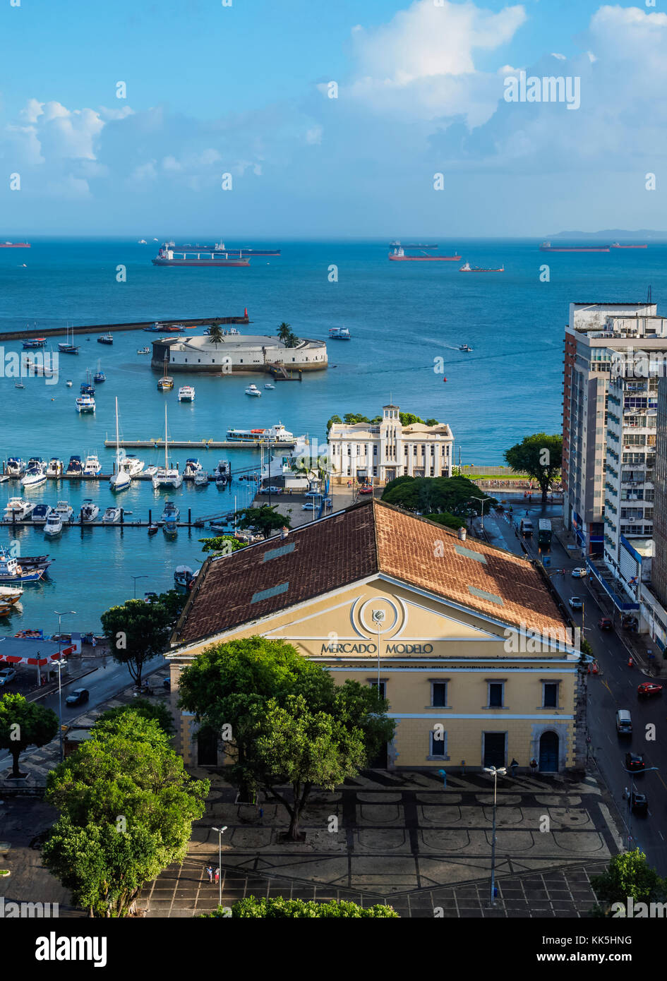 Mercado Modelo und All Saints Bay, Erhöhte Ansicht, Salvador, Bundesstaat Bahia, Brasilien Stockfoto