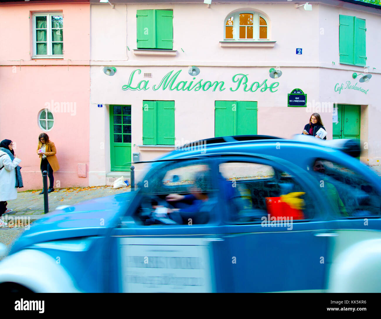 Paris, Frankreich. Montmartre. La Maison Rose, Restaurant, Rue de l'Abreuvoir 2 Stockfoto