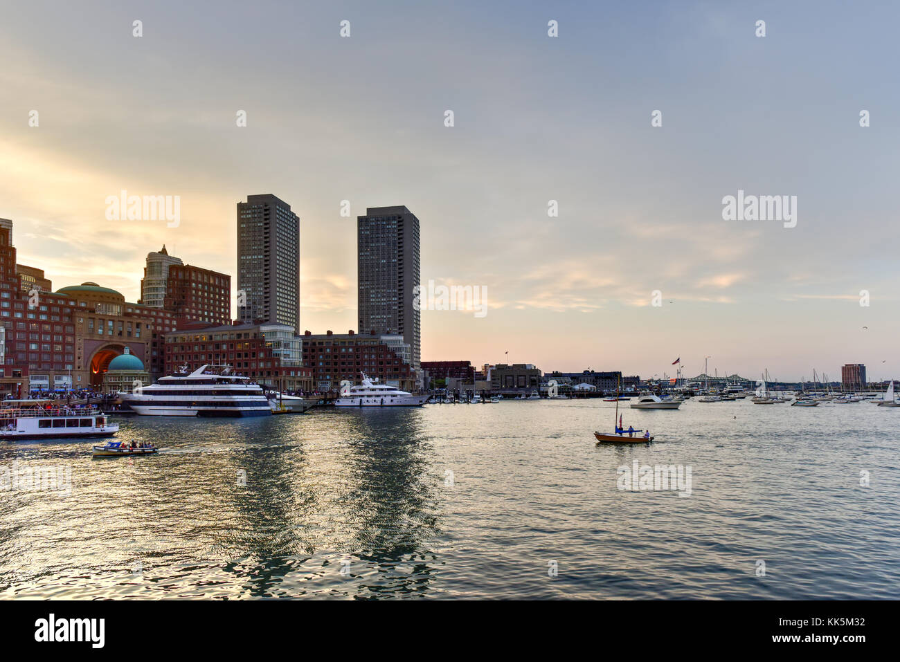 Boston Skyline von Piers Park, Massachusetts, USA Stockfoto