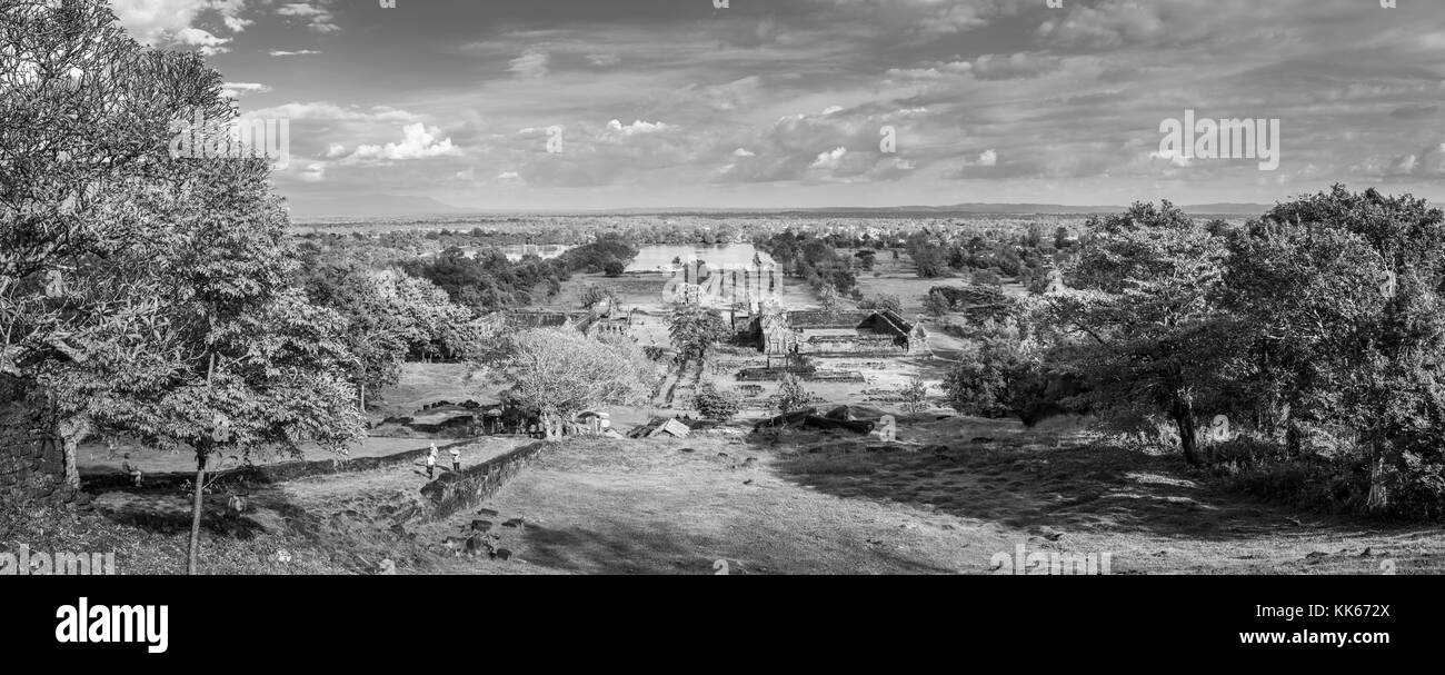 Anbetung Pavillon Ruinen: Norden und Süden Palace, Nandi, Pavillon und Baray, vor - längst vergangene angkorianische Khmer Hindu Tempel Landschaft von Wat Phou, Champasak, Laos Stockfoto