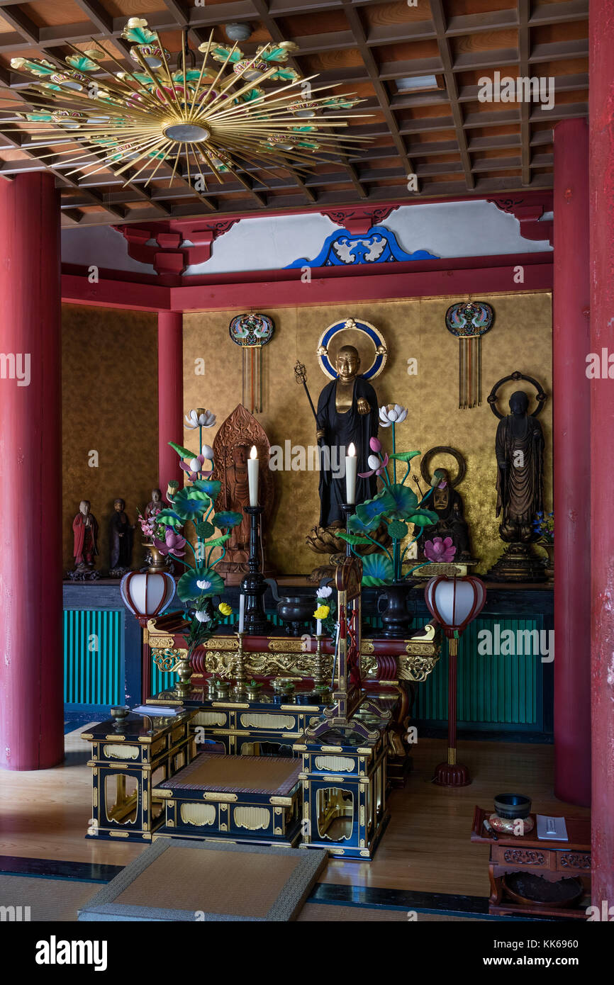 Nagano, Japan, 5. Juni 2017: In einem buddhistischen Tempel auf dem Gelände des zenkoji in Nagano Stockfoto