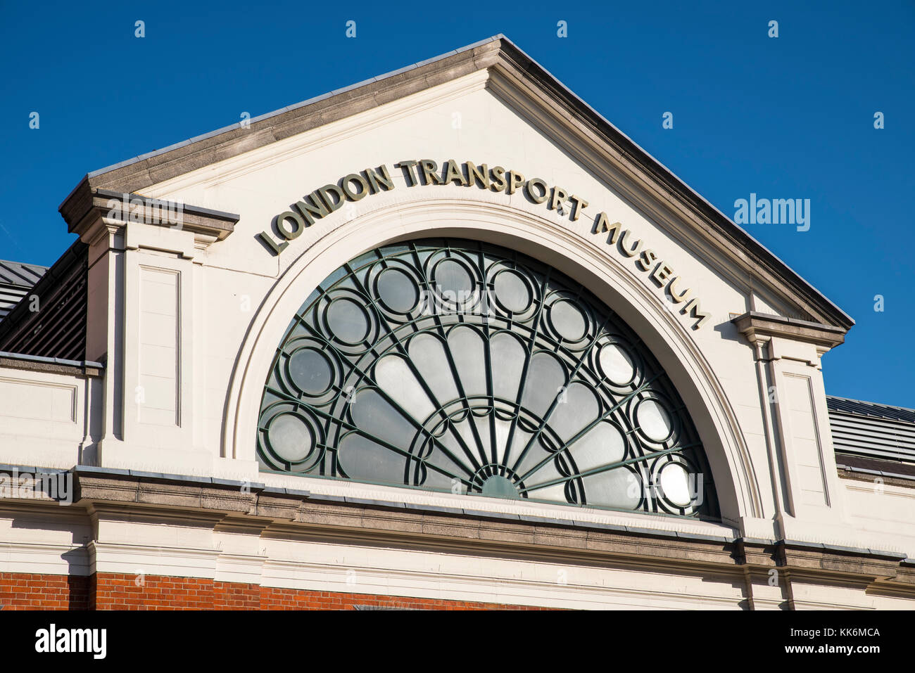 Das Äußere des London Transport Museum, in Covent Garden in London, Großbritannien. Stockfoto