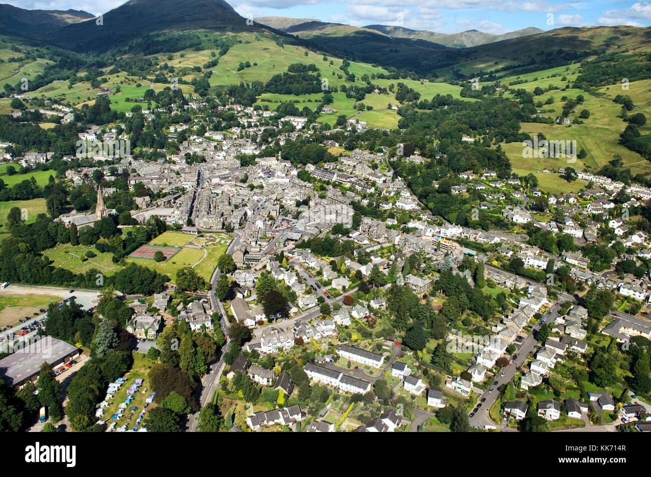 Lake District National Park. Über die Stadt Ambleside am nördlichen Ende des Lake Windermere, Cumbria, England Stockfoto