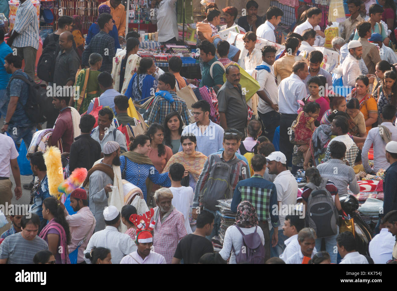 Massen von Käufern an mj Markt in Mumbai. Stockfoto