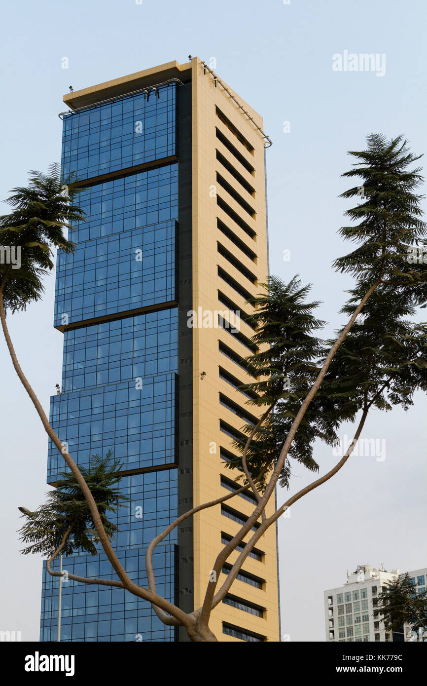 Modernes Gebäude in der Hauptstadt von Angola, Luanda Stockfoto