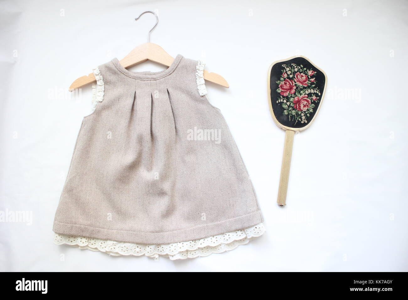 Vintage Baby Kleidung Stockfotografie - Alamy