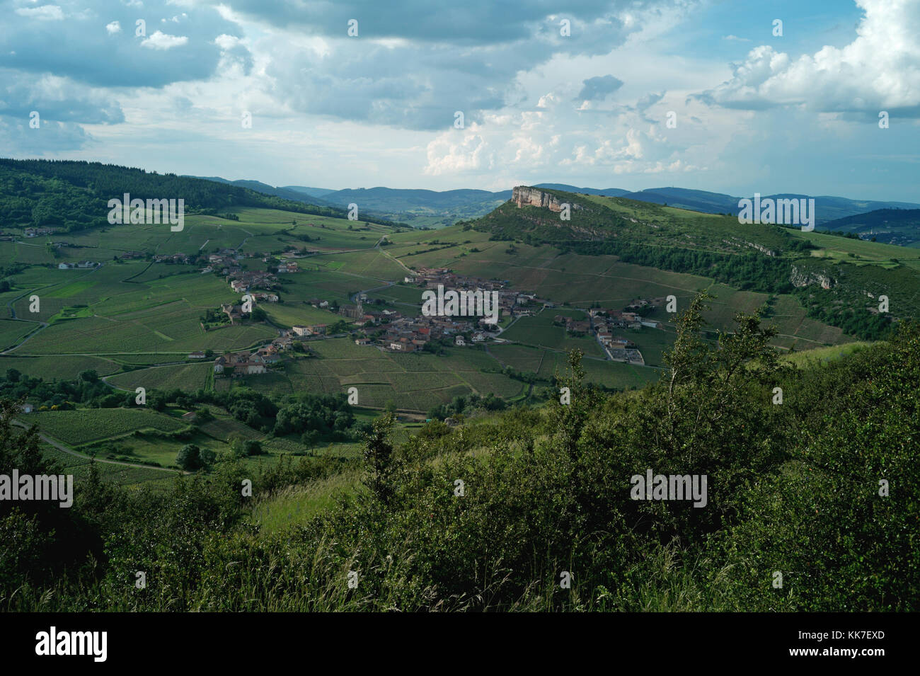 ROCHE DE SOLUTRE - Frankreich Burgund - LA ROCHE DE SOLUTRE EN REGION BOURGOGNE - CHEMIN Francois Mitterand - WEINBERGE POUILLY © Frédéric BEAUMONT Stockfoto