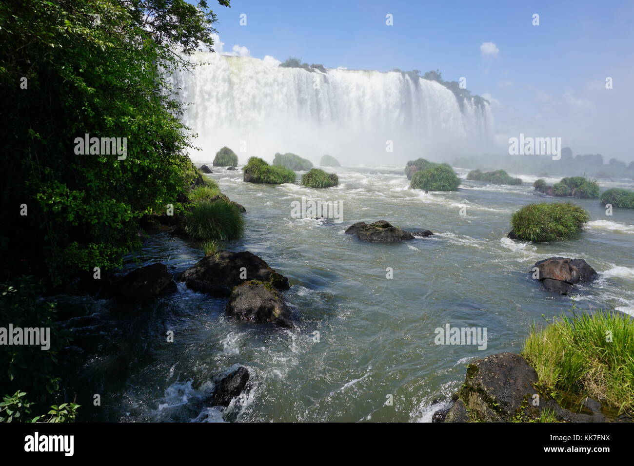 Die Iguazu Wasserfälle, Iguazú Wasserfälle, Iguassu Falls, oder Iguaçu Wasserfälle, Südamerika Stockfoto