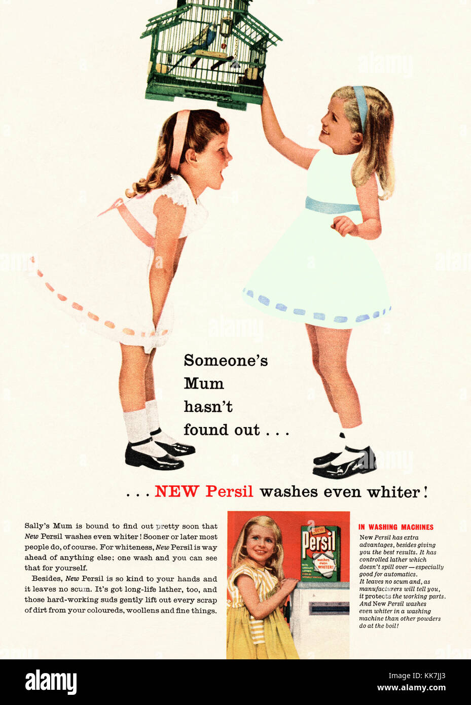 Eine Anzeige für Persil Waschmittel - es in einer Zeitschrift in Großbritannien 1959 im Eigenverlag erschienen. Die Anzeige zeigt zwei Mädchen mit weißen Kleidern in der Hintergrund der Anzeige plus das Motto "Persil wäscht noch Weißeres' Stockfoto