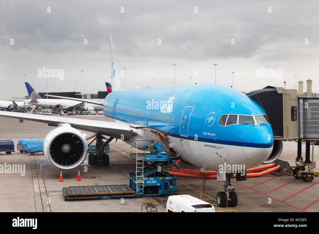 KLM Flugzeug am Flughafen Schiphol, Amsterdam, Niederlande Europa Stockfoto