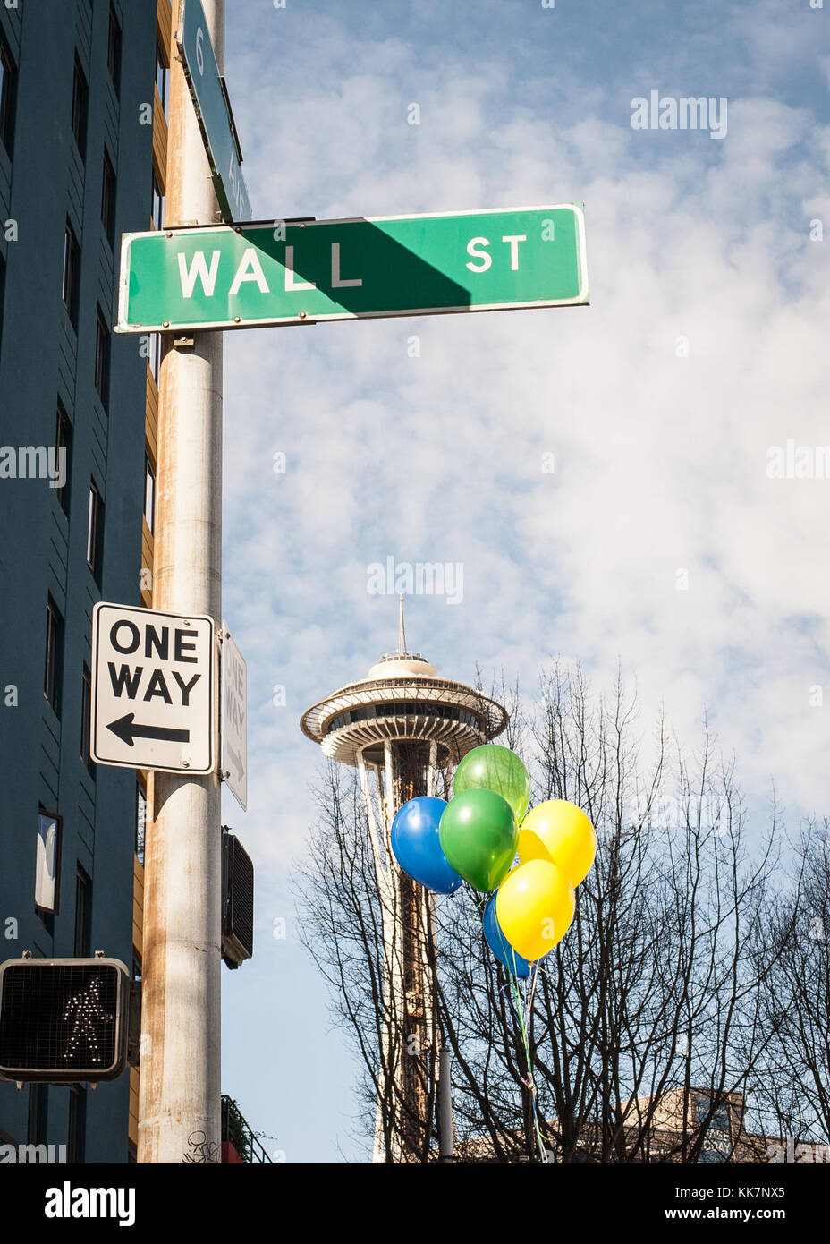 Ab Ende August 2016 bei Bertha unter First Avenue und Union Street, #BalloonsOverBertha ist ein weiterer Weg, Fortschritte bei der SR 99 Tunnel Projekt zu verfolgen. Wir haben dieses Bild Ende Februar 2017, als Bertha war unter dem Durchschnitt der Wall Street und Sixth Avenue. Stockfoto