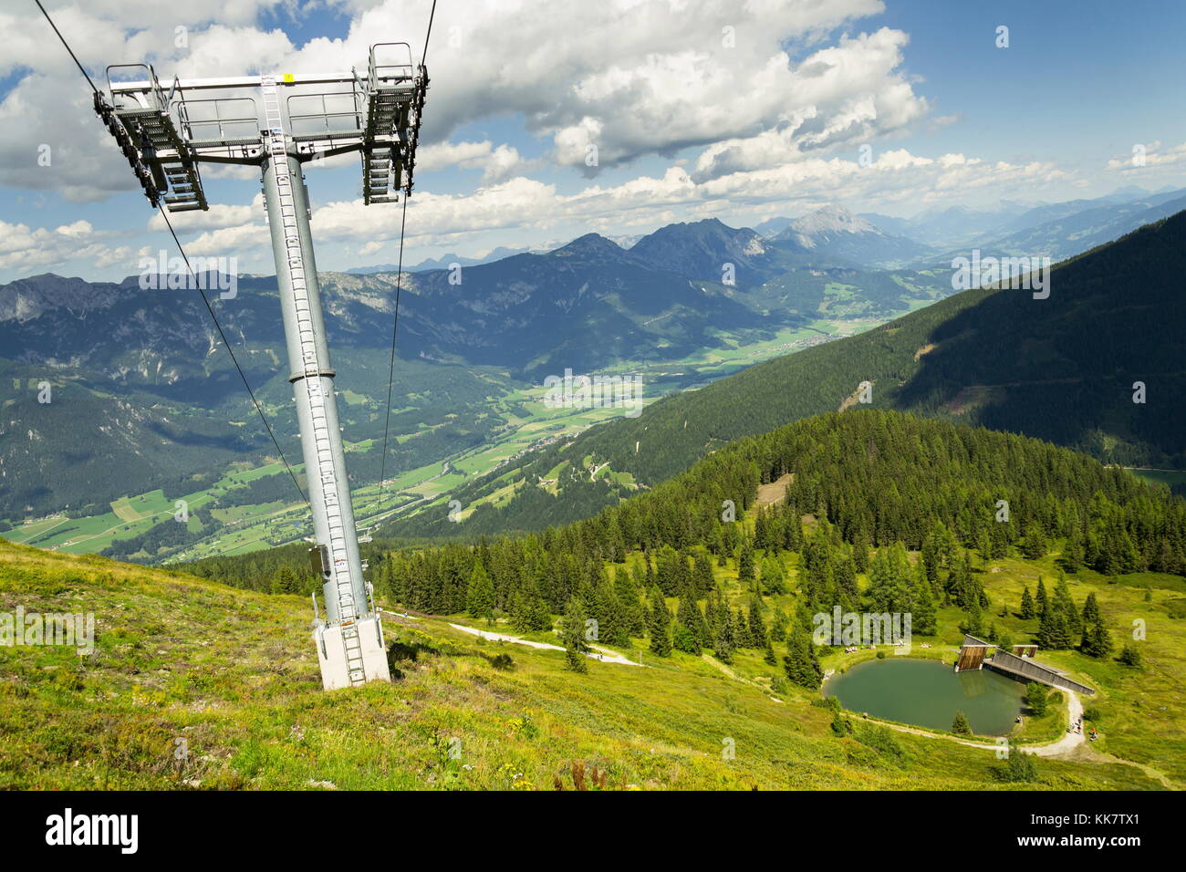 Ort der Reflektion Denkmal in der Nähe der Planai Bergstation, Alpen, Österreich Stockfoto