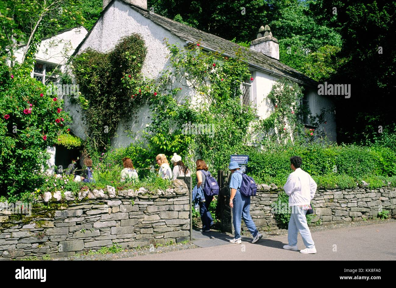 Dove Cottage. Haus der Dichter William Wordsworth und später Thomas deQuincey im Dorf Grasmere im Nationalpark Lake District, Cumbria, England Stockfoto