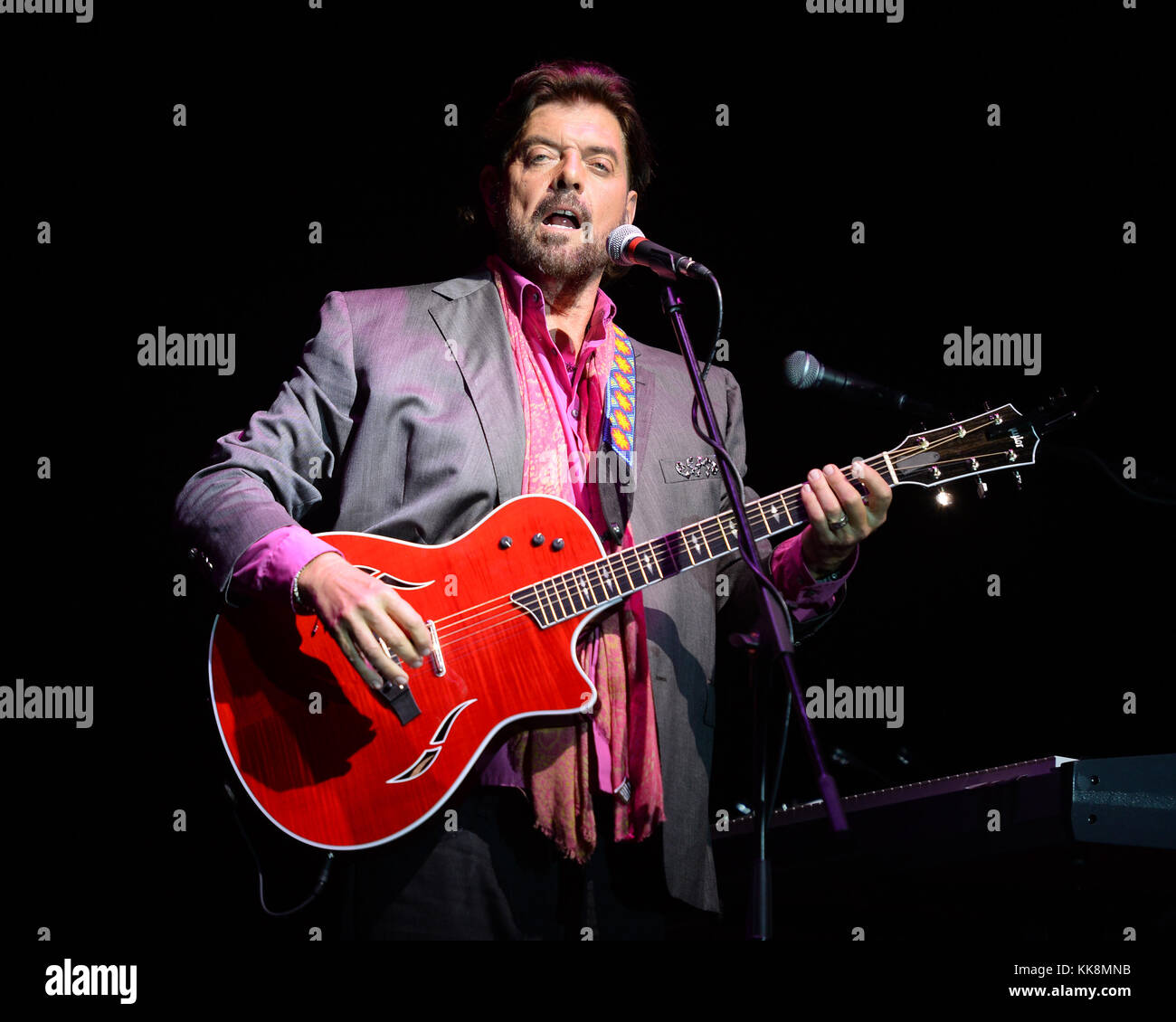 BOCA RATON, FL – 14. FEBRUAR: Alan Parsons vom Alan Parsons Project tritt am 14. Februar 2016 im Mizner Park Amphitheatre in Boca Raton, Florida auf Stockfoto