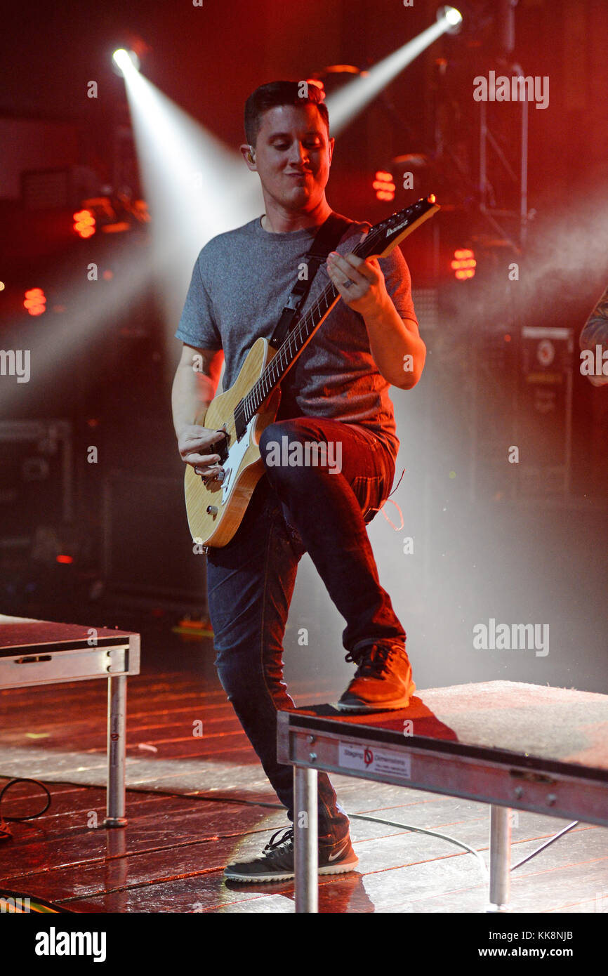 FORT LAUDERDALE FL - 07. MÄRZ: Brent Rambler von August Burns Red tritt am 7. März 2016 in Fort Lauderdale, Florida auf Stockfoto