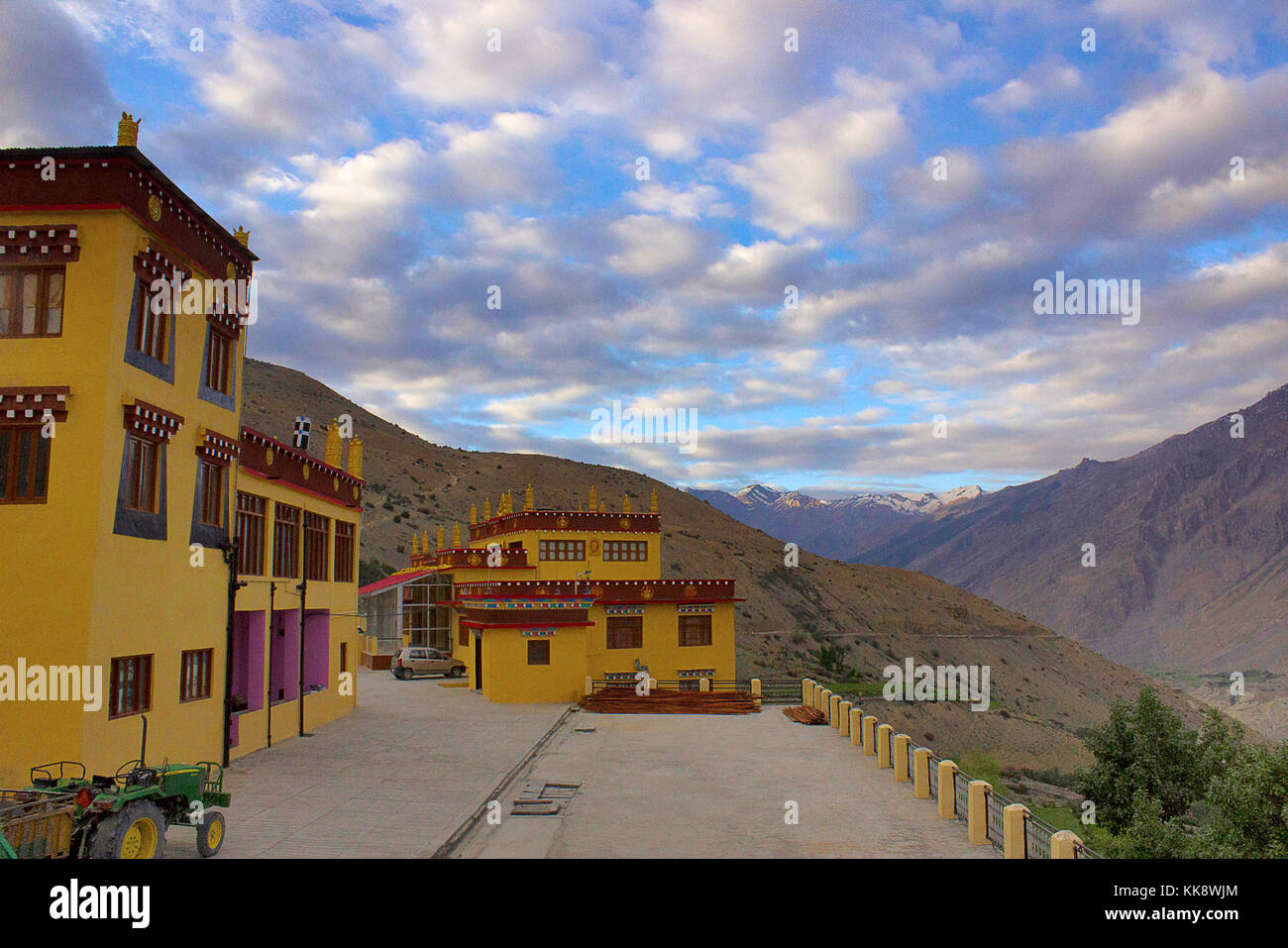 Bewölkter Blick auf das Kloster in Spiti. Himachal Pradesh, Nordindien Stockfoto