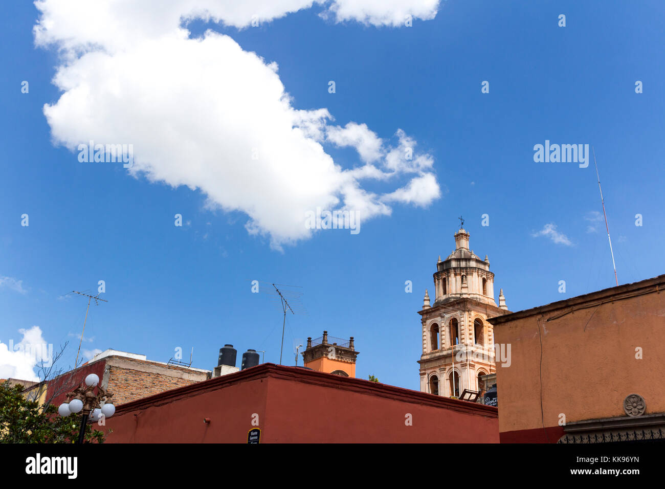 Die Innenstadt in einem Sommertag. San Luis Potosí, San Luis Potosí. Mexiko Stockfoto
