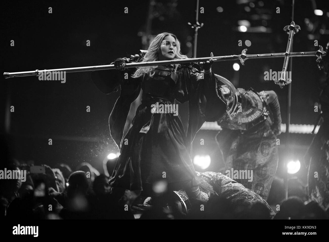 MIAMI, FL - Januar 23: Madonna ist gesehen auf der Bühne während ihre rebellischen Herzen Tour an der American Airlines Arena am 23. Januar in Miami, Florida, 2016. Leute: Madonna T Stockfoto