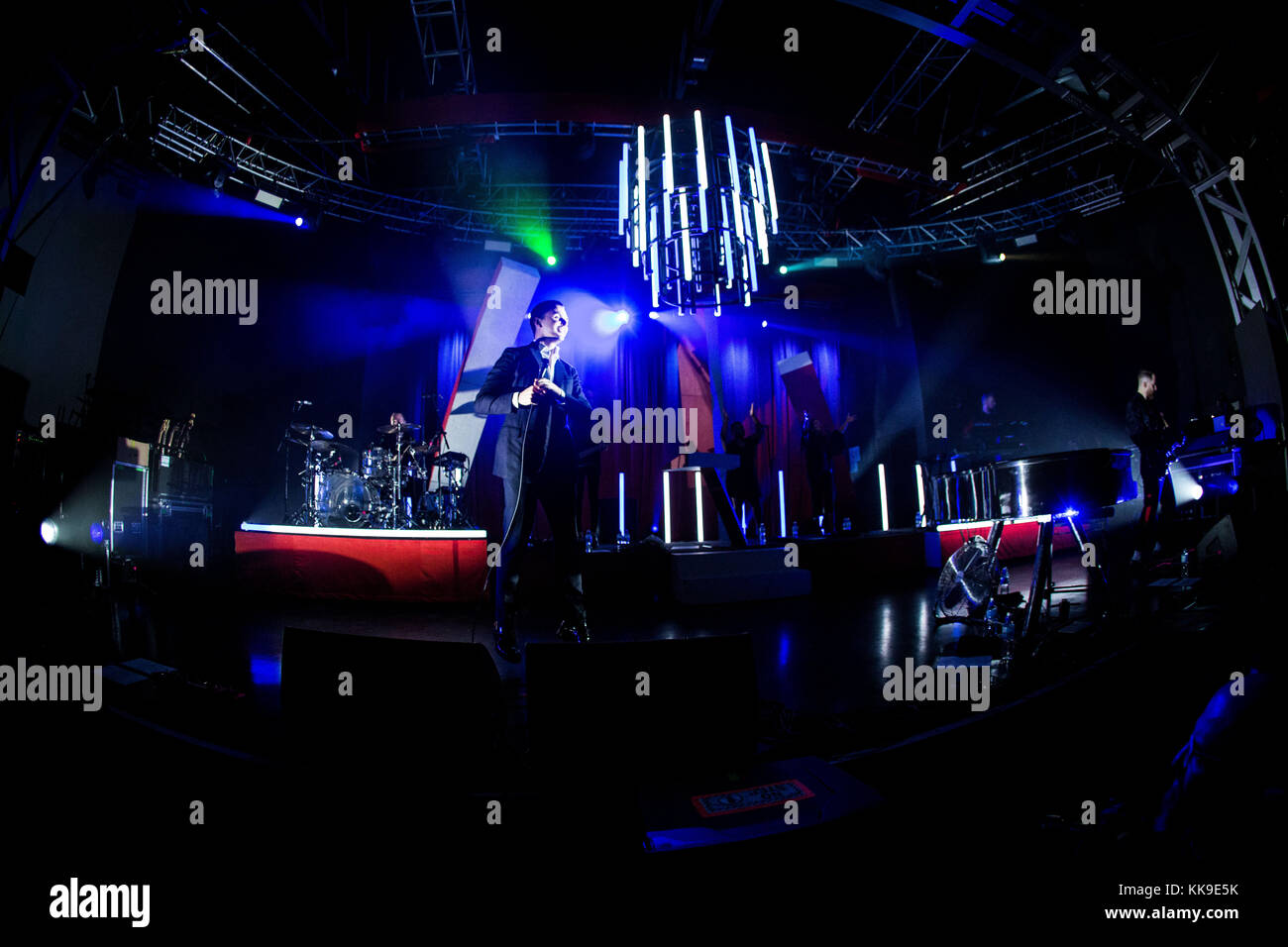 Mailand, Italien. 28 Nov, 2017. Die englische Synth Pop Duo dargestellt auf der Bühne tut weh, wie Sie live auf der fabrique Mailand Italien. Credit: Roberto finizio / Pacific Press/alamy leben Nachrichten Stockfoto