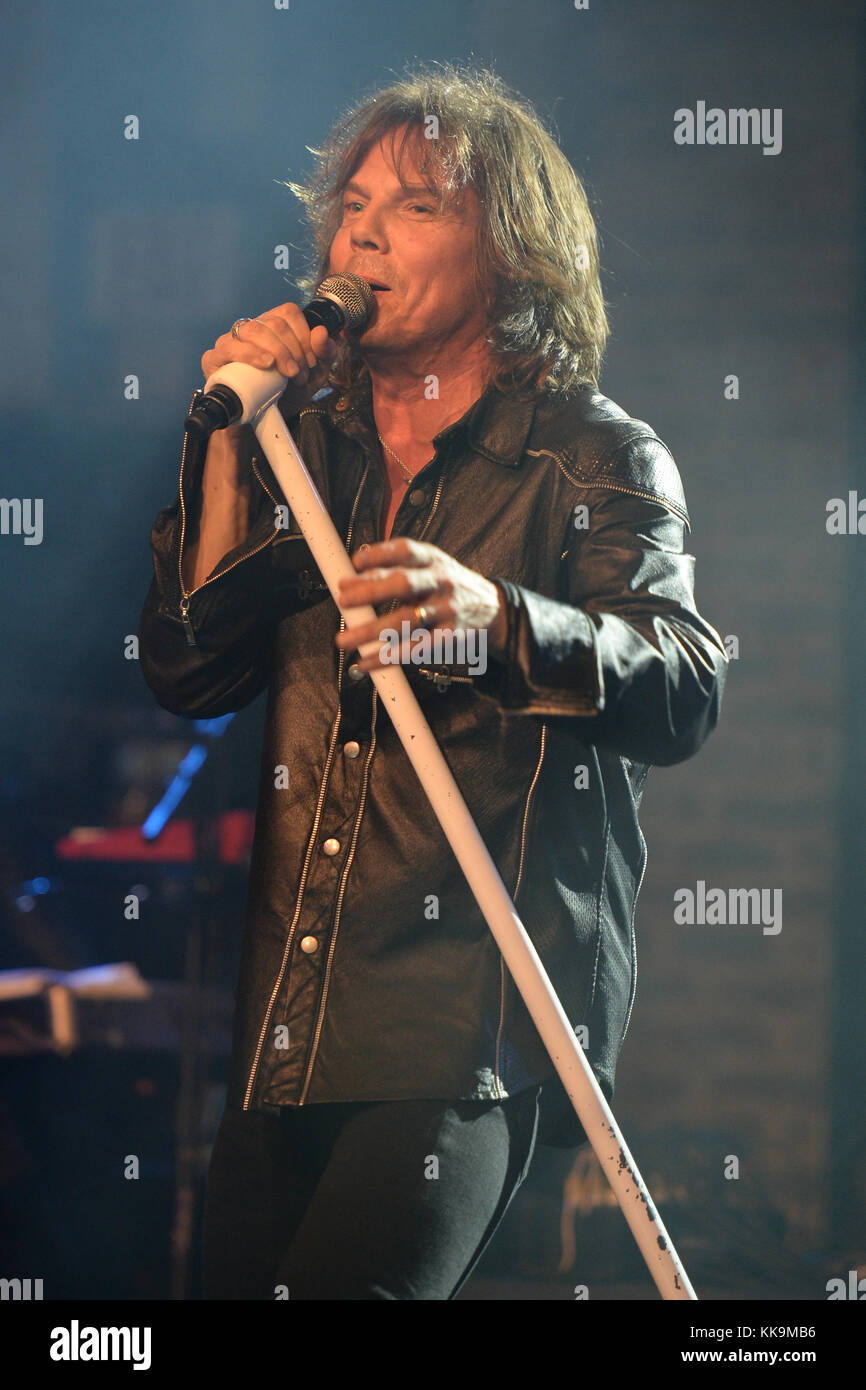 FORT LAUDERDALE, FL - FEBRUAR 02: Joey Tempest of Europe tritt bei Revolution am 2. Februar 2016 in Fort Lauderdale, Florida auf Stockfoto