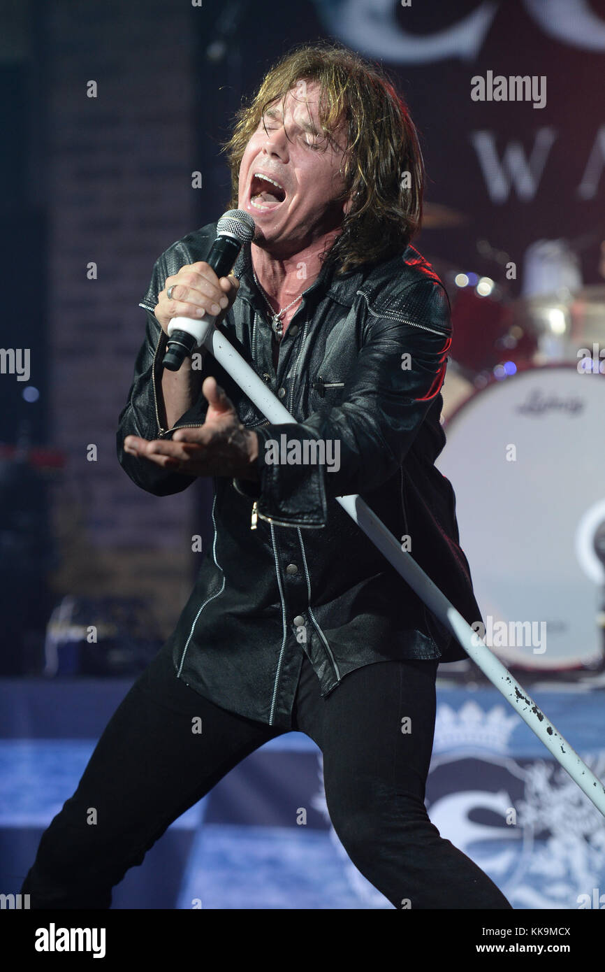 FORT LAUDERDALE, FL - FEBRUAR 02: Joey Tempest of Europe tritt bei Revolution am 2. Februar 2016 in Fort Lauderdale, Florida auf Stockfoto