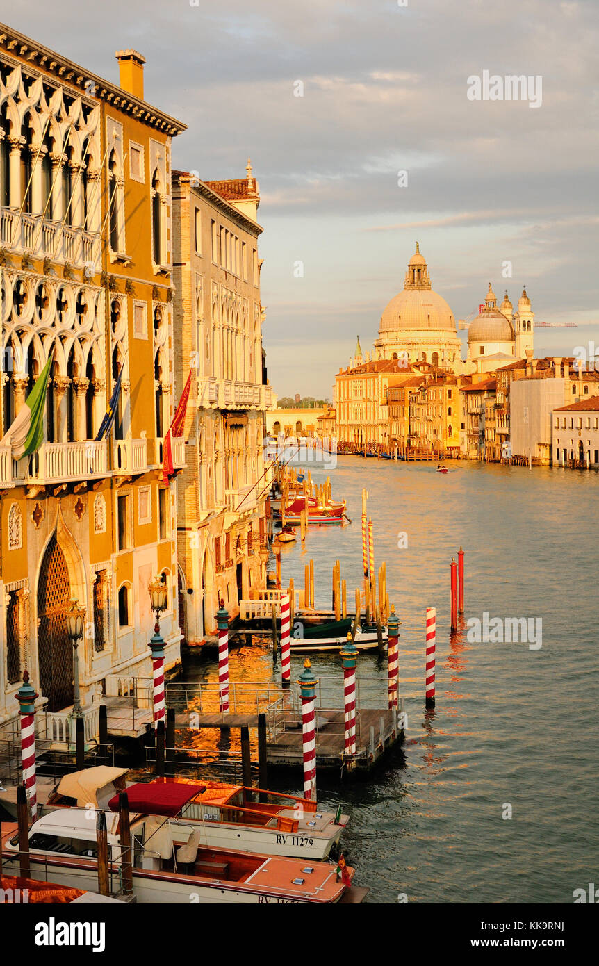 Blick auf den Canal Grande von Academia Brücke, Venedig Stockfoto