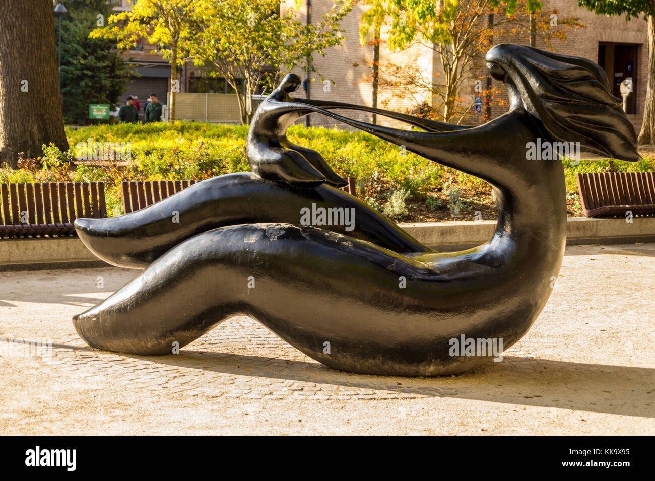 Bin aternitée' Skulptur von JeanLouis Toutain, 1995, Platz Charlesde