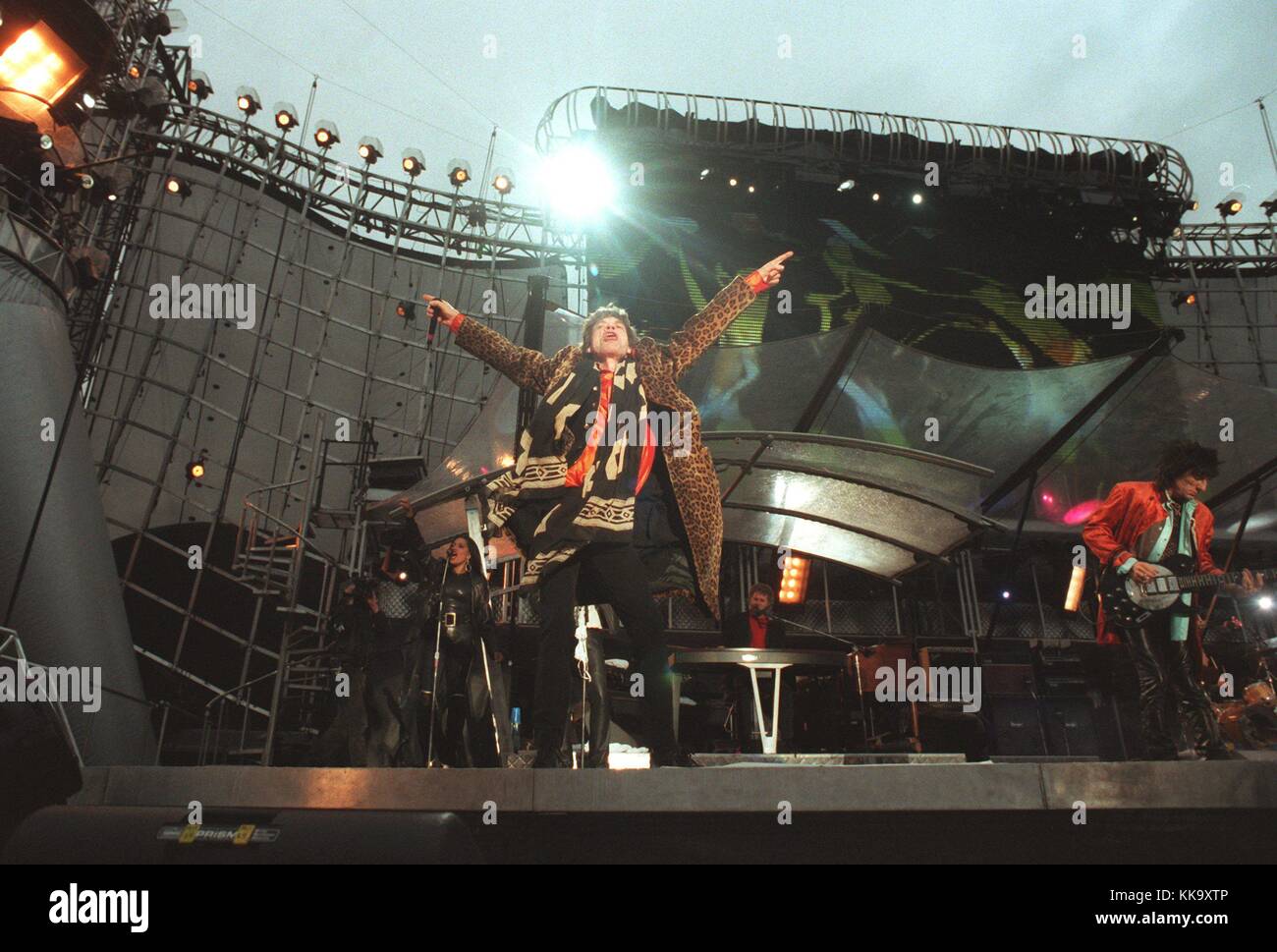 Chef der Rolling Stones Mick Jagger auf der Bühne anlässlich der 'Voodoo  Lounge - Tour", niedersachsenstadion, Niedersachsen Stadion, Hannover,  undatiert. | Verwendung weltweit Stockfotografie - Alamy