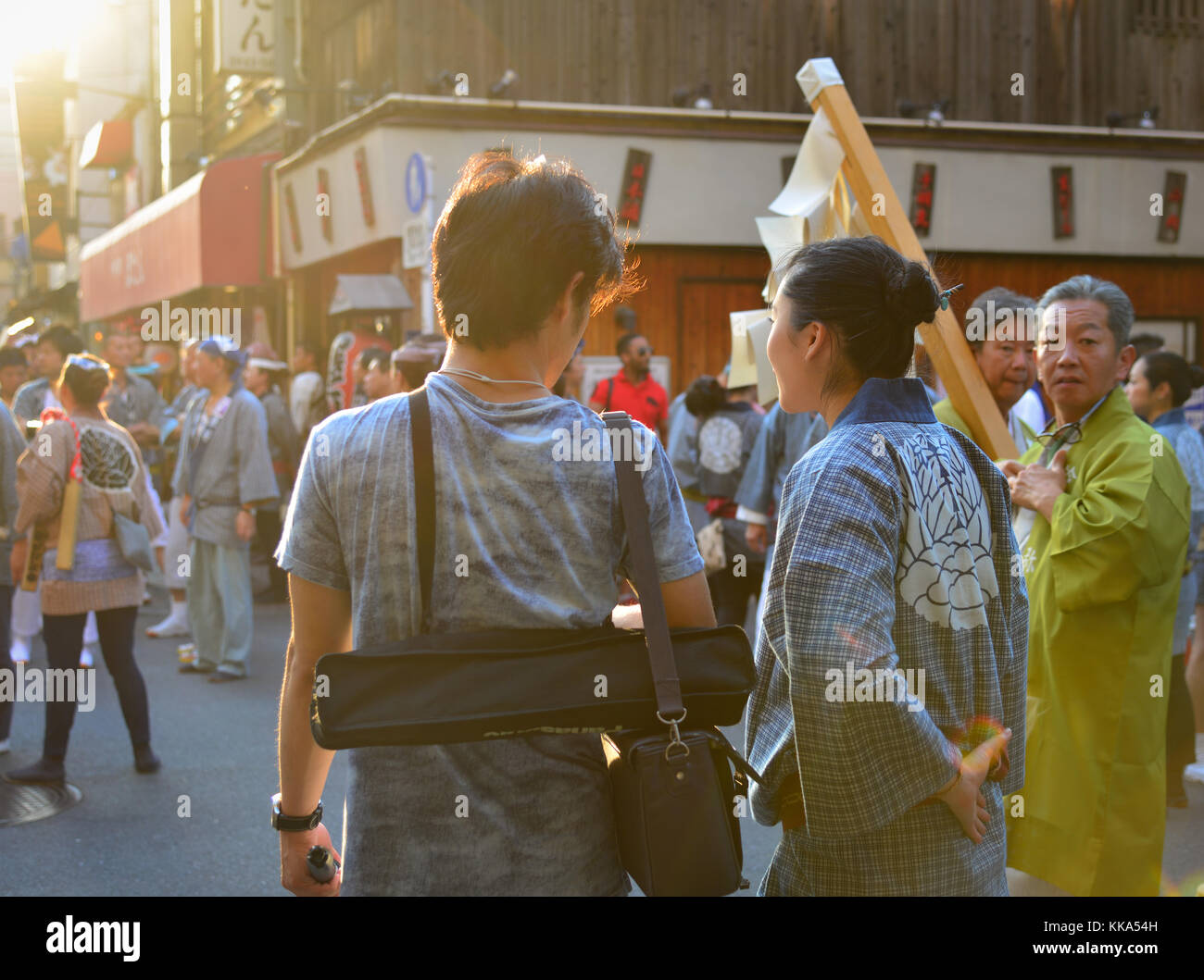 Tokyo, Japan - 20. Mai 2017. Leute an mikoshi matsuri Festival in Tokio, Japan. Ein mikoshi ist eine göttliche Sänfte (auch als portable Shinto s übersetzt Stockfoto