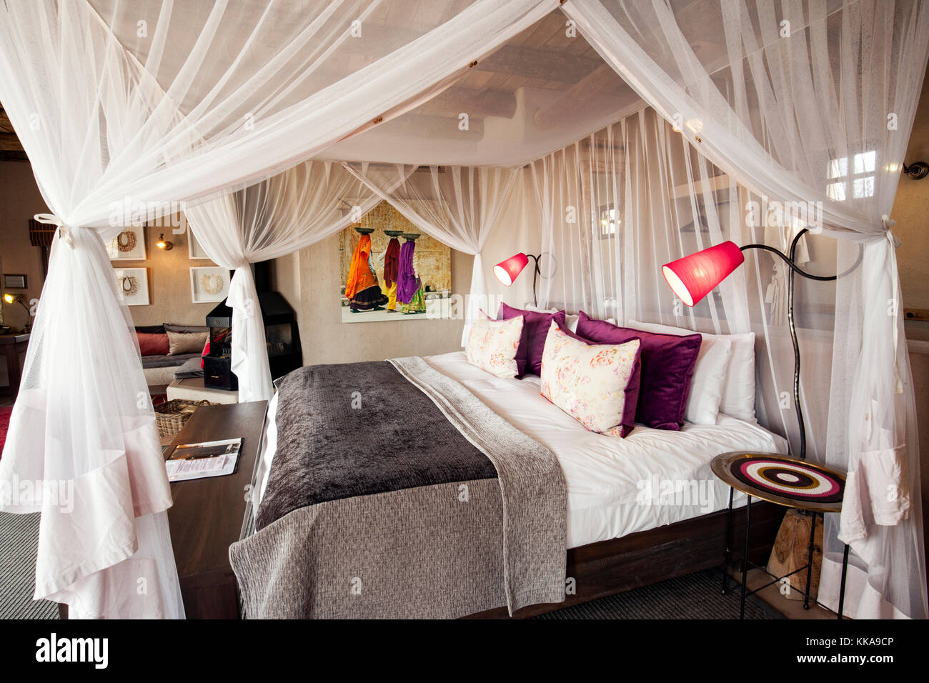 Innenraum der Honeymoon Suite auf Onguma The Fort, onguma Game Reserve, Namibia, Afrika Stockfoto