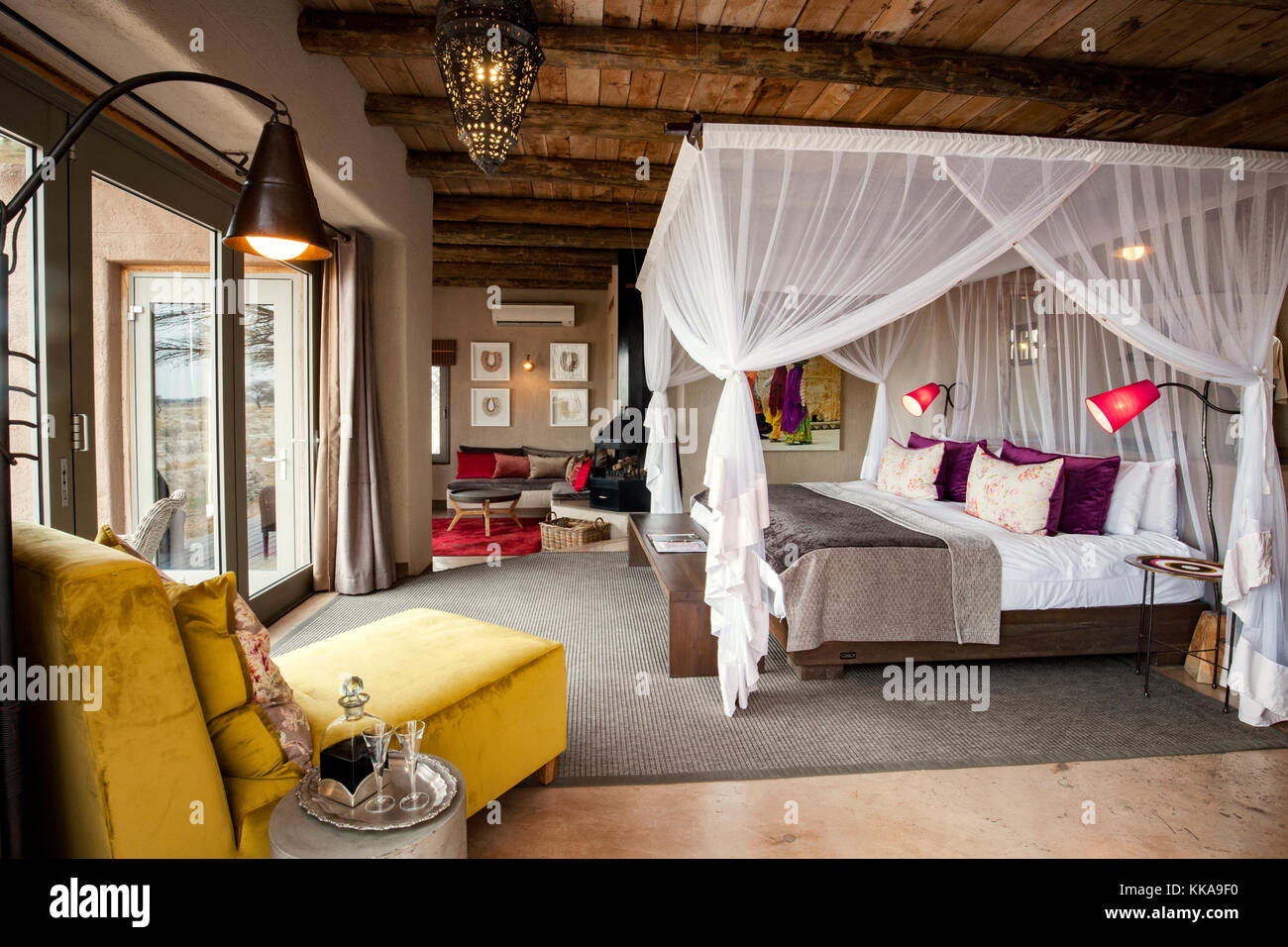 Innenraum der Honeymoon Suite auf Onguma The Fort, onguma Game Reserve, Namibia, Afrika Stockfoto