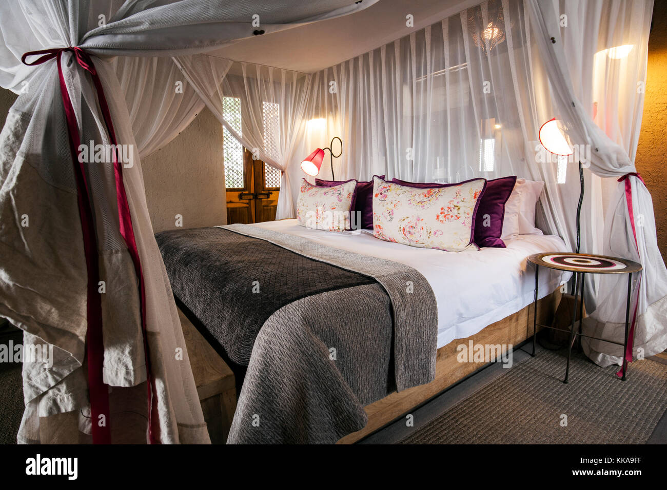 Innenraum der Sultan Suite auf Onguma The Fort, onguma Game Reserve, Namibia, Afrika Stockfoto