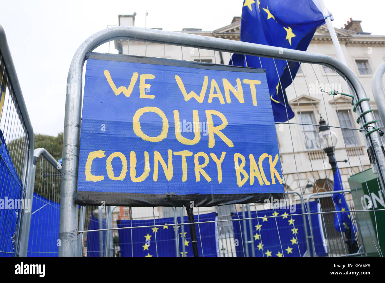 London, Großbritannien. 29. November 2017. pro Europa Demonstranten vor dem Parlament als die britische Regierung berichtet wird vereinbart haben, die Europäische Union 50 Mrd. Pfund in das, was als brexit Scheidungsvereinbarung zu Kick Start festgefahrenen Verhandlungen mit Brüssel Credit: Amer ghazzal/alamy Leben Nachrichten bekannt ist zu zahlen Stockfoto